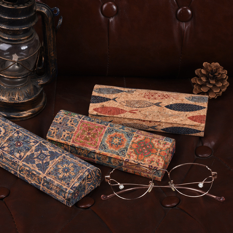 Men Accessories To Look Good - Naturalne korkowe etui na okulary, twarde